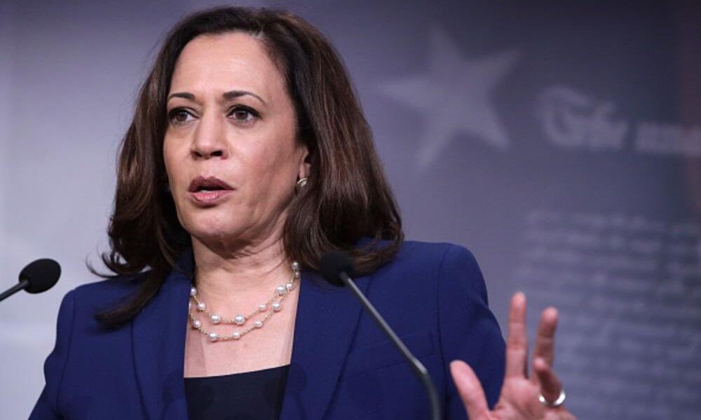 🔥KAMALA’S KNEE PADS CAUSE SECRET SERVICE FIGHT🔥Secret Service Agent Assigned To Kamala Harris Hospitalized After Fighting Other Agents - A Secret Service agent assigned to protect Vice President Kamala Harris got into a physical altercation with several other agents Monday