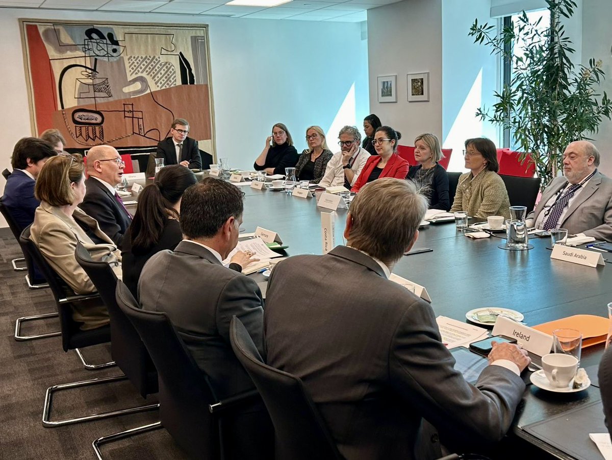 We thank the co-facilitators for the upcoming Summit of the Future for their valuable insights during today’s #ACT PR-level meeting, hosted at the🇨🇭 Mission. Together, let's turn our aspirations into action and ensure more Accountability, Cohesion & Transparency.