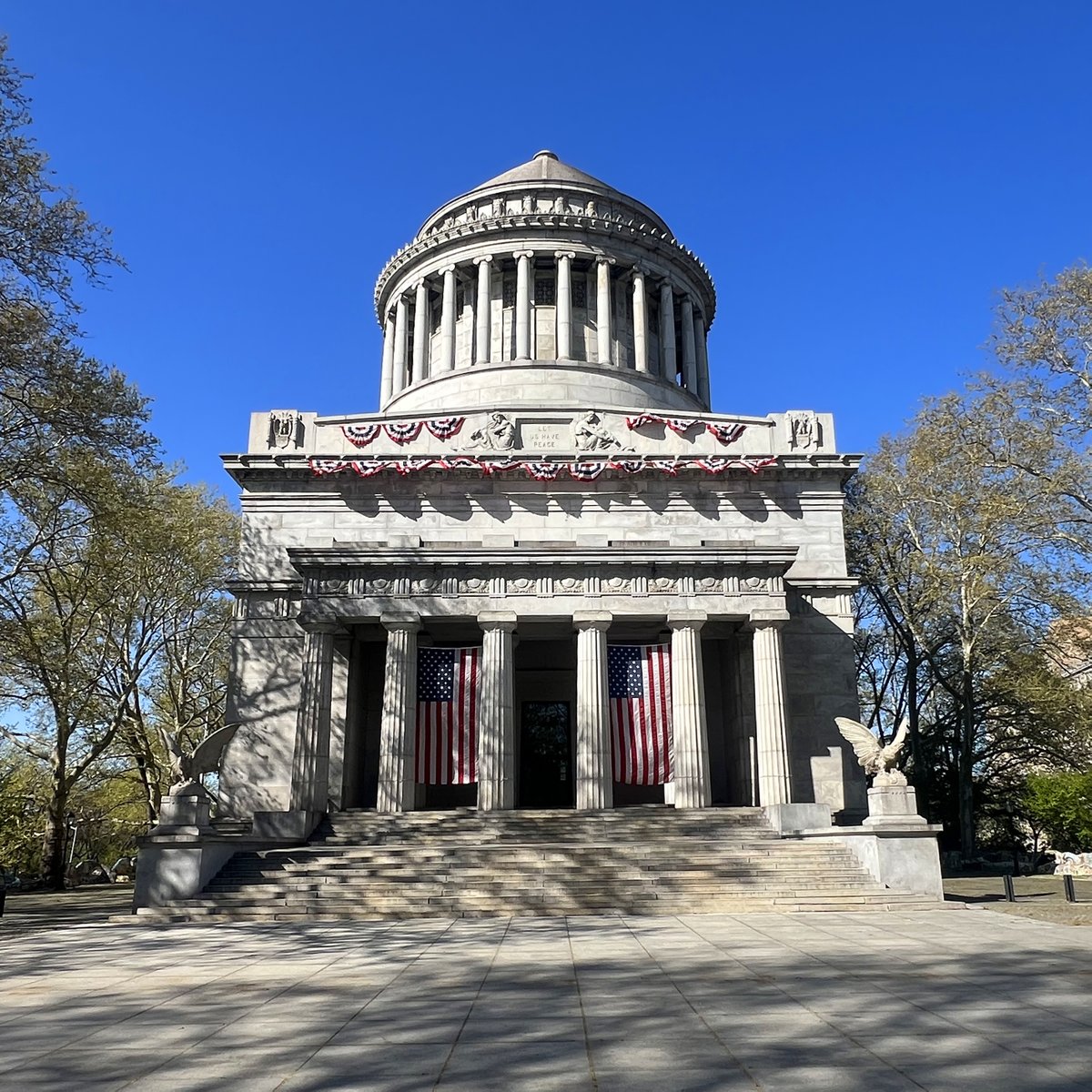 #NewYorkCity
#Manhattan
#MorningsideHeights
#RiversideDrive 
#GrantsTomb
#GeneralGrantNationalMemorial
#UlyssesSGrant
#JuliaGrant
#BriceDailyPhoto