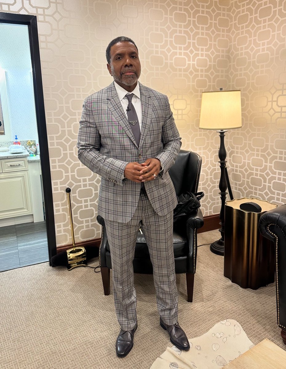 Creflo_Dollar's tweet photo. Happy Thursday everybody! If you are in the New York area tomorrow, join me for ‘The Change Experience’ 🙌🏾
Text CHANGE2024 to 51555
#wcci #creflodollar #newyork #change #thechangeexperience #changeexperience https://t.co/58r1xZlog4