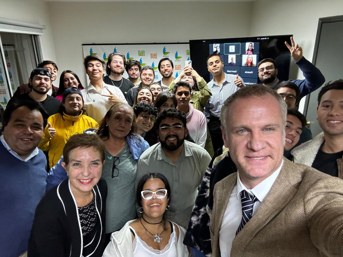 Gran jornada del ciclo de la <a href="/JuventudEvopoli/">Juventud Evópoli</a> #LíderesPorLaEvolución en que contamos con nuestro senador y fundador <a href="/felipekast/">Felipe Kast</a>.

👉🏼 En la jornada conversamos en torno a por qué involucrarse en los asuntos públicos y cómo ser un líder por la evolución. Repasamos también a las