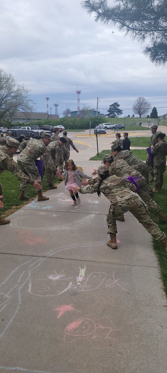 BellevueSchools's tweet photo. Celebrations continue across BPS in recognition for Month of the Military Child💜

A high-five 🤚welcome this morning at @BLPanthers1 as @Offutt55FSS kicked off the day with some fun while supporting our students! 

#TeamBPS #bpsne #ChampionsForChildren #FindJoyInTheJourney #MOMC https://t.co/WL3zyJfCoW