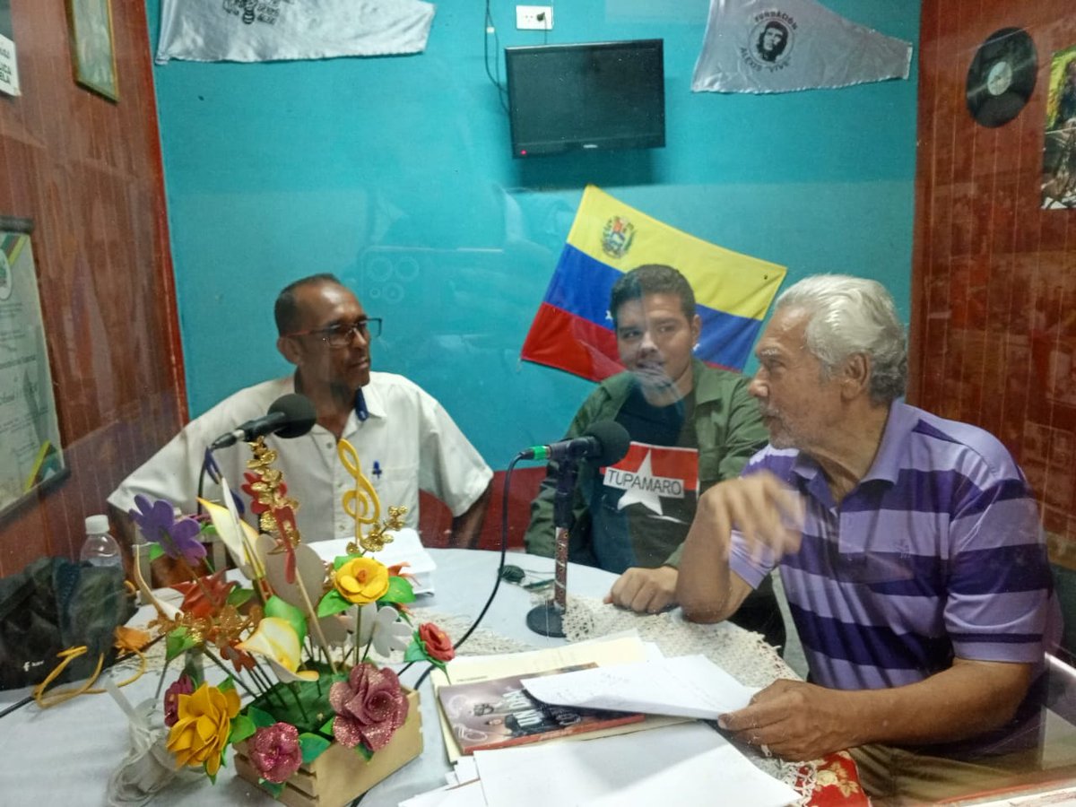 En <a href="/caraboboMRT/">CaraboboMRT</a> nuestro Res Regional de la Juventud Wladimir Campos participo en una entrevista del programa radial Arsenal 88.9 FM, sobre los resultados de la consulta Nacional ¡COMUNA O NADA!

<a href="/NicolasMaduro/">Nicolás Maduro</a> 
<a href="/WBenavides_MRT/">Williams Benavides</a> 
#UnionDeLosPueblos