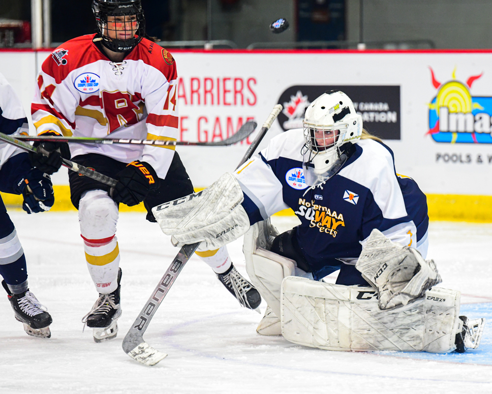 AFTER 2 | The @SubwaySelects get two, but the @ReginaRebels score twice to take a 4-2 lead. APRÈS 40 MIN | Deux buts pour les @SubwaySelects, mais deux pour les @ReginaRebels, qui mènent 4-2. #EssoCup | #CoupeEsso | @ImperialOil