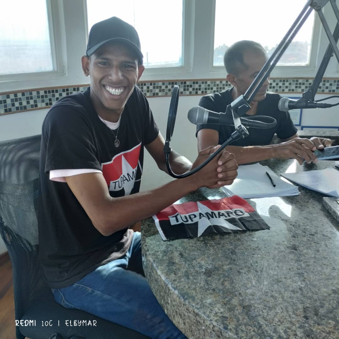 JuventudMRTVzla's tweet photo. En el Estado @AnzoateguiMrt3  nuestro Res. Regional en conjunto con el Res De La Juventud participaron en el programa de radio, Conexión Directa con José Martí Llevando el mensaje de nuestro partido @TupamaroMRT_ 
¿Y los Tupamaro dónde están?
!Apoyando a Nicolás!
@WBenavides_MRT https://t.co/W8ERikUPrB