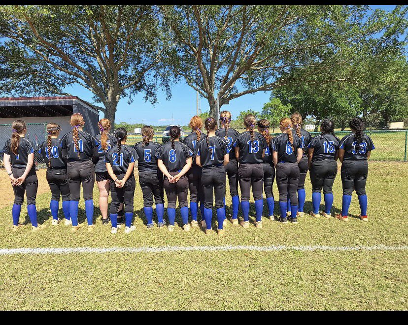 Today the Lady Sharks wore a purple ribbon in memory of their classmate. 💜 Sharks win 3-2 over Master’s Academy. @SRHS_SHARKS @SRHS_Sport