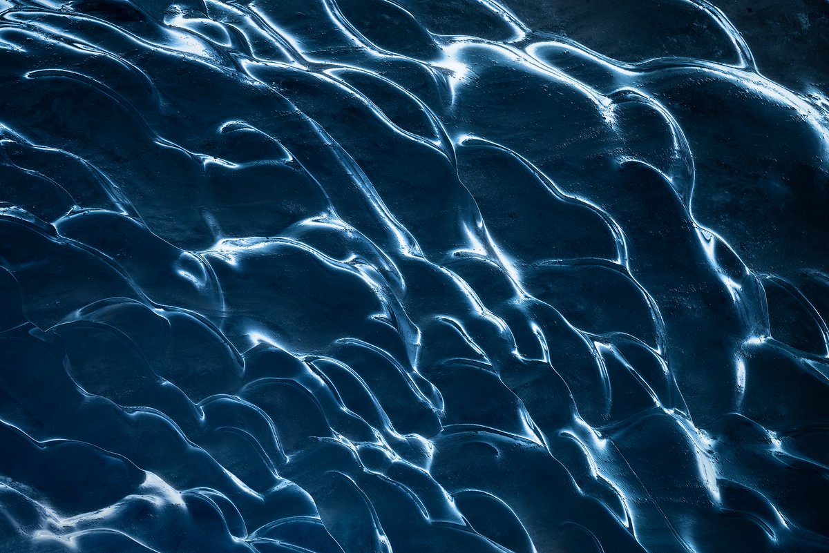 A wall of an Ice Cave near Squamish BC 🇨🇦
