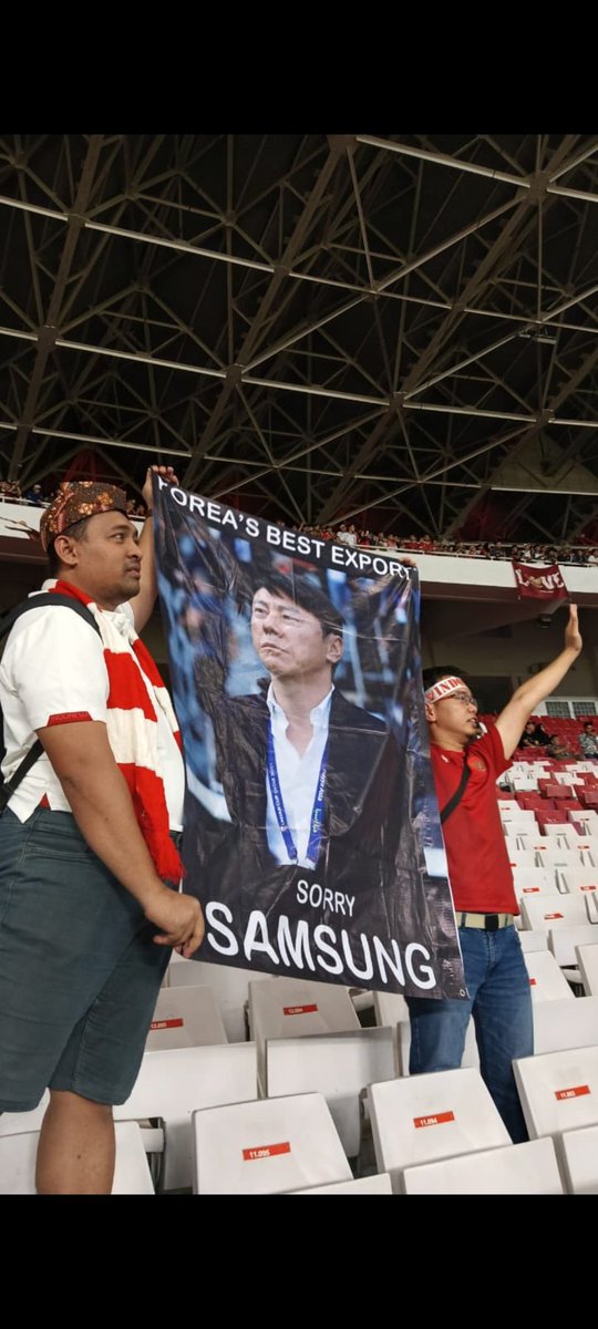 Biyaaa_58's tweet photo. @tanyakanrl Ini namanya pembuktian dari coach STY, buah hasil dari kesabaran masyarakat Indonesia &amp; Garuda Muda juga. Dulu diperlakukan tidak baik sama negara sendiri, sekarang jadi salah satu pahlawan di negara Kita. Respect &amp; We love STY, We do! 🙌🔥 https://t.co/cxAmLHRCIR