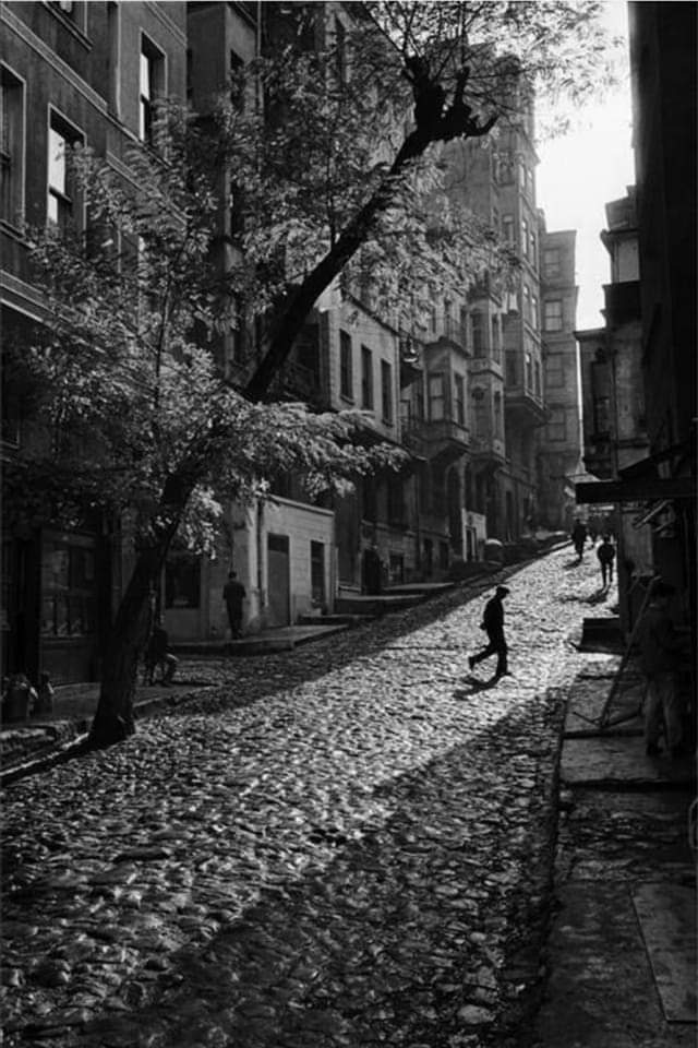 Foto: Ara Güler Tarlabaşı..1965 yılı