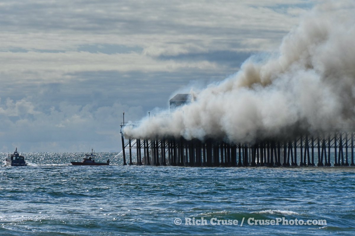The #Oceansidepier is on fire #OceansideFire #CAWX #SanDiegoWX #StormHour #ThePhotoHour