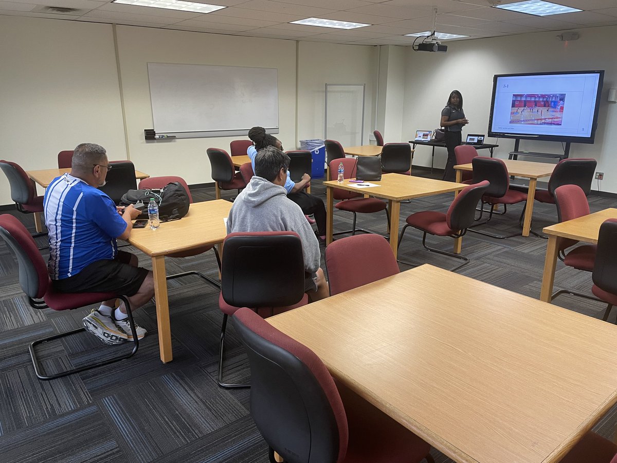 Carter head volleyball coach De’Anna Watson lead a group discussion about offensive rotations Thursday night at our TNT Clinic. Thank you Coach!