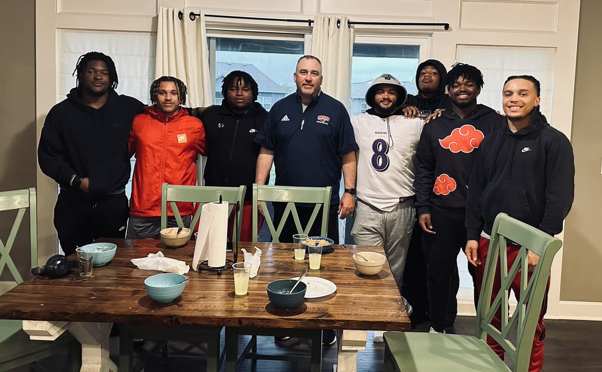 Great to have the @MNUFootball_ Running Backs over to eat and watch the #NFLDraft #T3