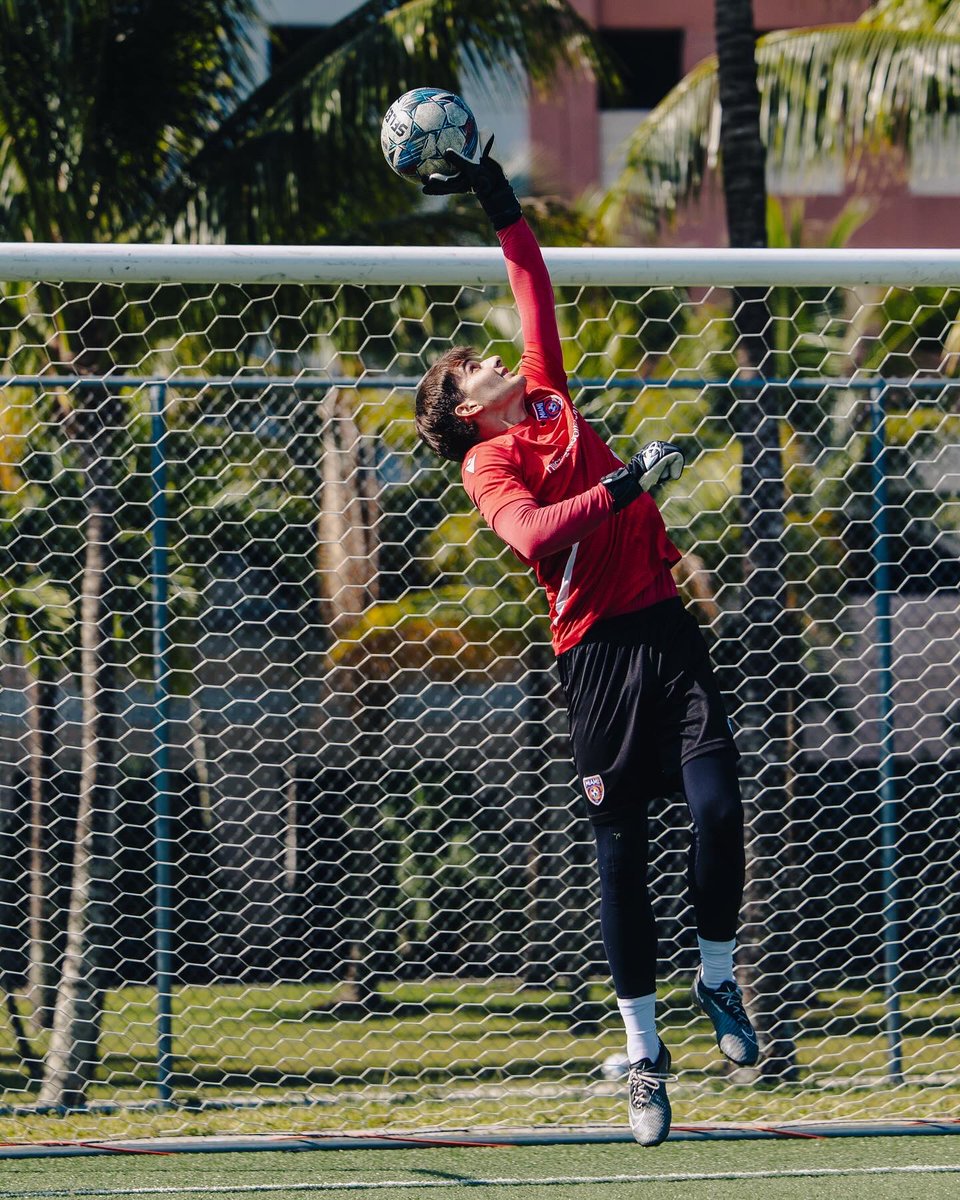 Working towards the weekend 🔁

#vamosmiami