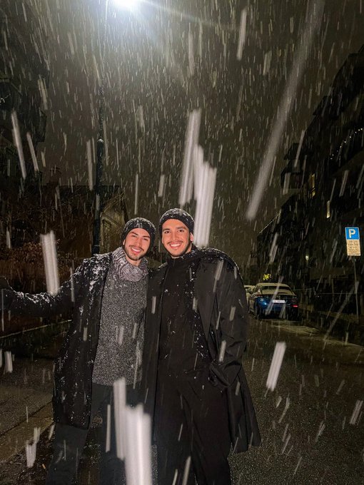 Our first snowfall together ❄️🥹 @AndresGuedez0 📍Oslo, Norway https://t.co/QyyQ9bchC6<a class="tags" target="_blank" title="On Twitter" href="/?out=eyJ0eXAiOiJKV1QiLCJhbGciOiJIUzUxMiJ9.eyJpYXQiOjE3MTkzNzA5OTksImlzcyI6InR3cG9ybnN0YXJzLmNvbSIsIm5iZiI6MTcxOTM3MDk5OSwiZXhwIjoxNzUwOTA2OTk5LCJyZWRpcmVjdF91cmwiOiJodHRwczovL3R3aXR0ZXIuY29tL0FuZHJlc0d1ZWRlejAifQ.kjt_e-Ym9PgOo4rzAazfEhaLXRu947ka1s-crcB43NsLJ8Isel-NWCf5wZiQ4WGGzQ8sSSfgkFFD2SJtzN4xMA">@AndresGuedez0</a>