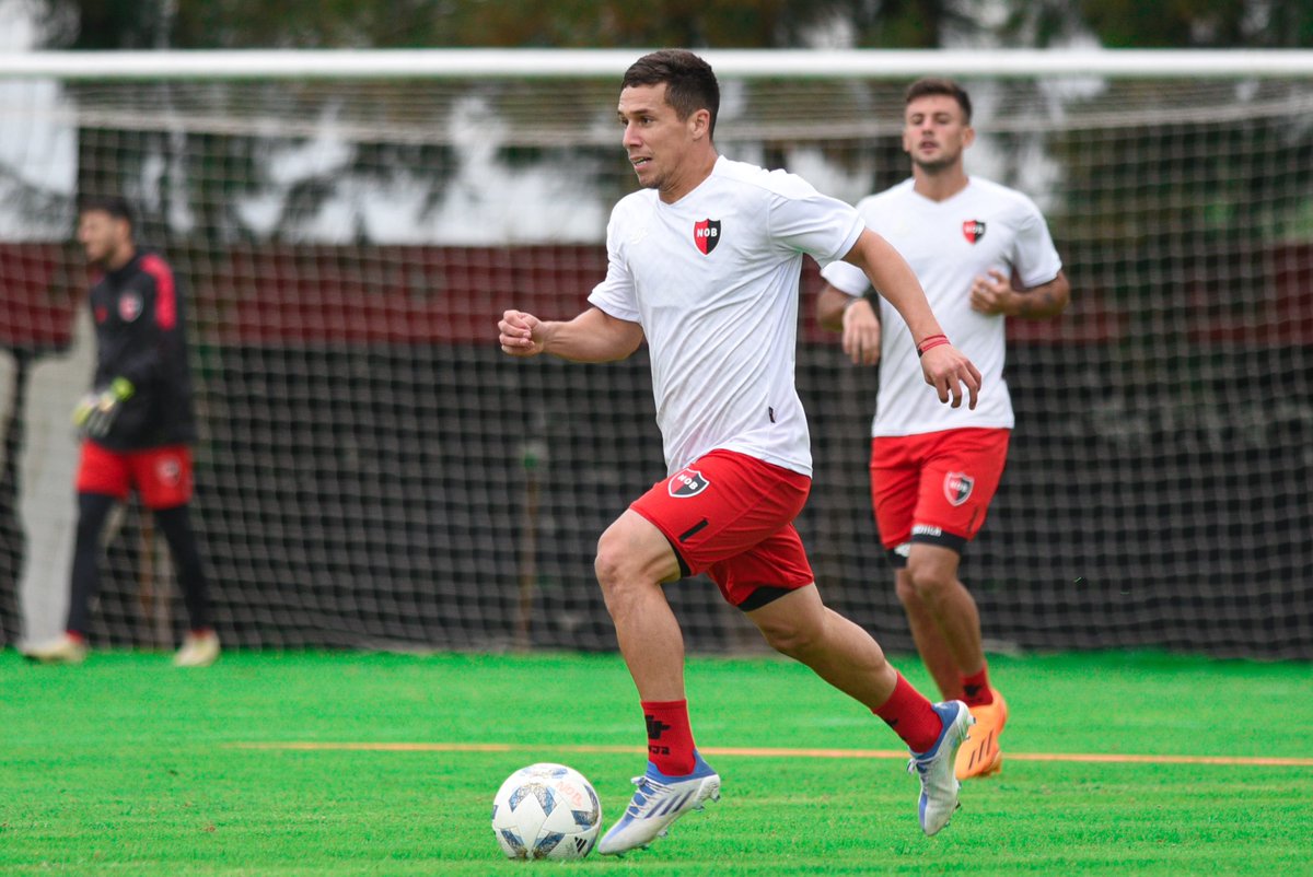 Jueves 💪🏼 ⚽ Otro día de trabajo intenso en el predio. ¡Vamos, leprosos!