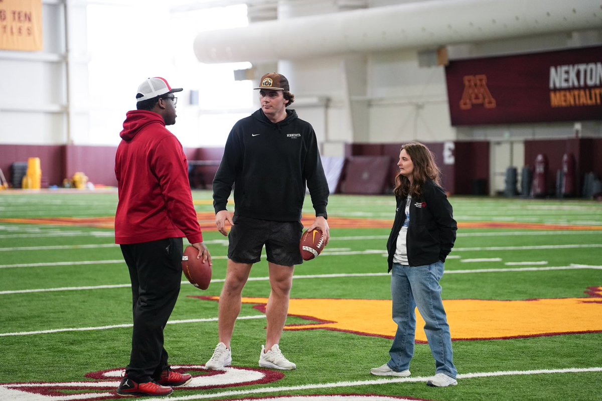 dstriggow23's tweet photo. Proud to be part of special big check presentation to @SOMinnesota! For each scoring drive this past season, Affinity Plus donated to SOMN, for a total of $10,000. 

This donation will ensure the Inclusion Revolution will continue! Was an honor to work with SOMN &amp; @Affinity_Plus! https://t.co/NtalGeeNvr