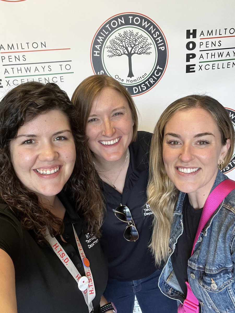 Just a couple of future Innovators 🥰 

#GoogleEI #CHI24 #GoogleforEdu #WomeninTech #GoogleChampions