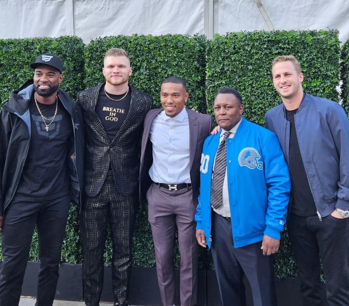 This makes me so happy
<a href="/BarrySanders/">Barry Sanders</a> 
#OnePride