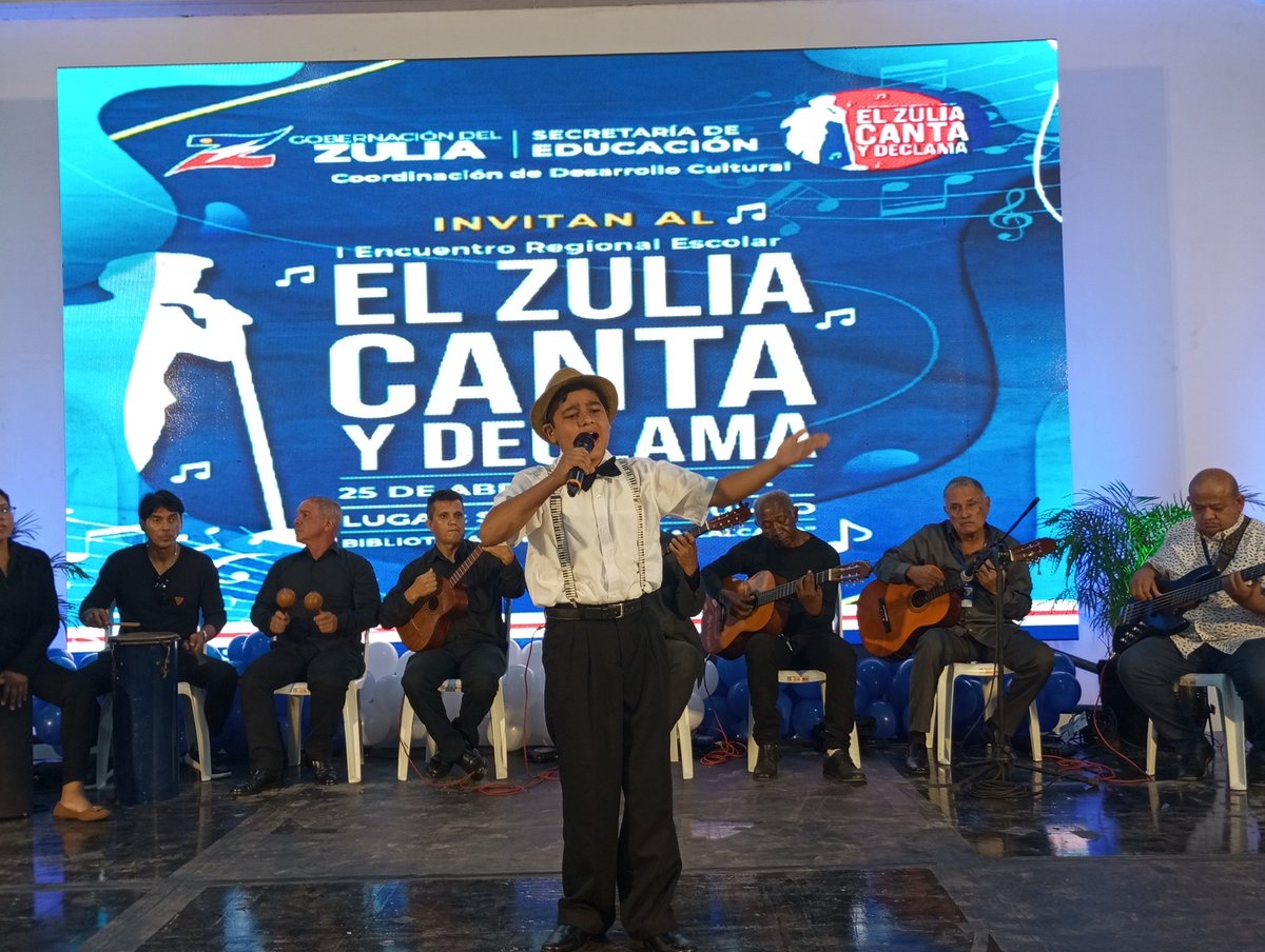 26 Niño de las escuelas estadales, se vistieron de gala para representar a su coordinación del Programa Educativo Zuliano, en el Primer Encuentro "El Zulia Canta y Declama". 🎵 🎼 .