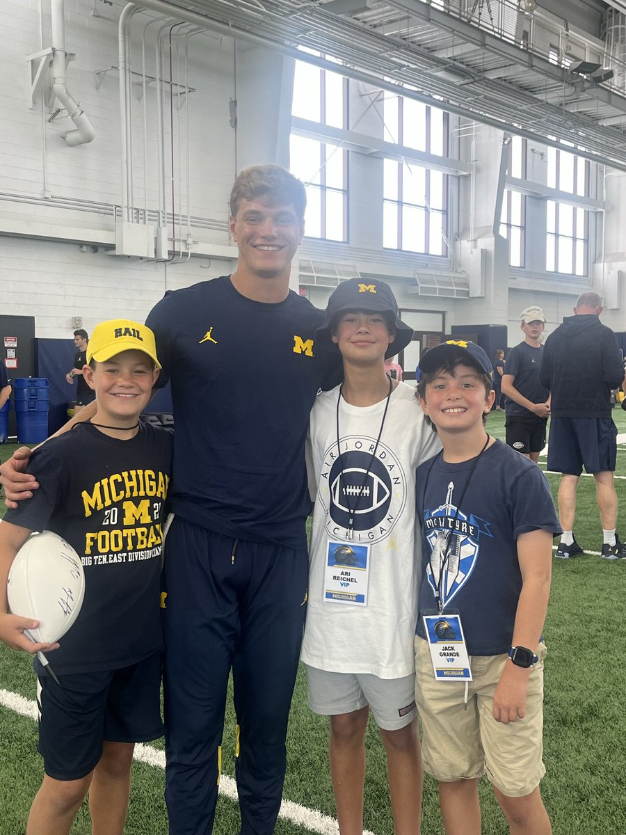 My boys and I tuning in to see where JJ’s going tonight! #GoBlue @UMichFootball #NFLdraft