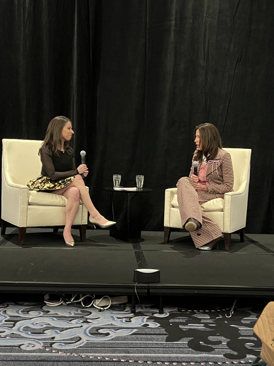 Great fireside chat with @JenniferJust8, Founder of @JoinPokerPower and our CEO @juliarafalbaer about the power and importance of the art of negotiation for women in leadership. #WLESummit