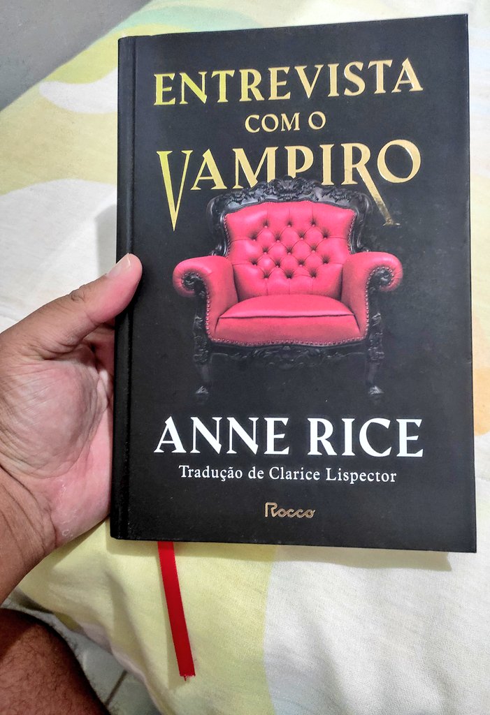 De volta ao vampirismo com ar de bissexualidade e entre os dois protagonistas.🦇📖🦇
Detesto deixar um livro pela metade, voltei a ler! ❤️
#Terror #Suspense #fantasia #fantasy #horror #Vamps #AnneRice #leitura #lendo #relendo #Books #livros #InterviewWithTheVampire #Vampires