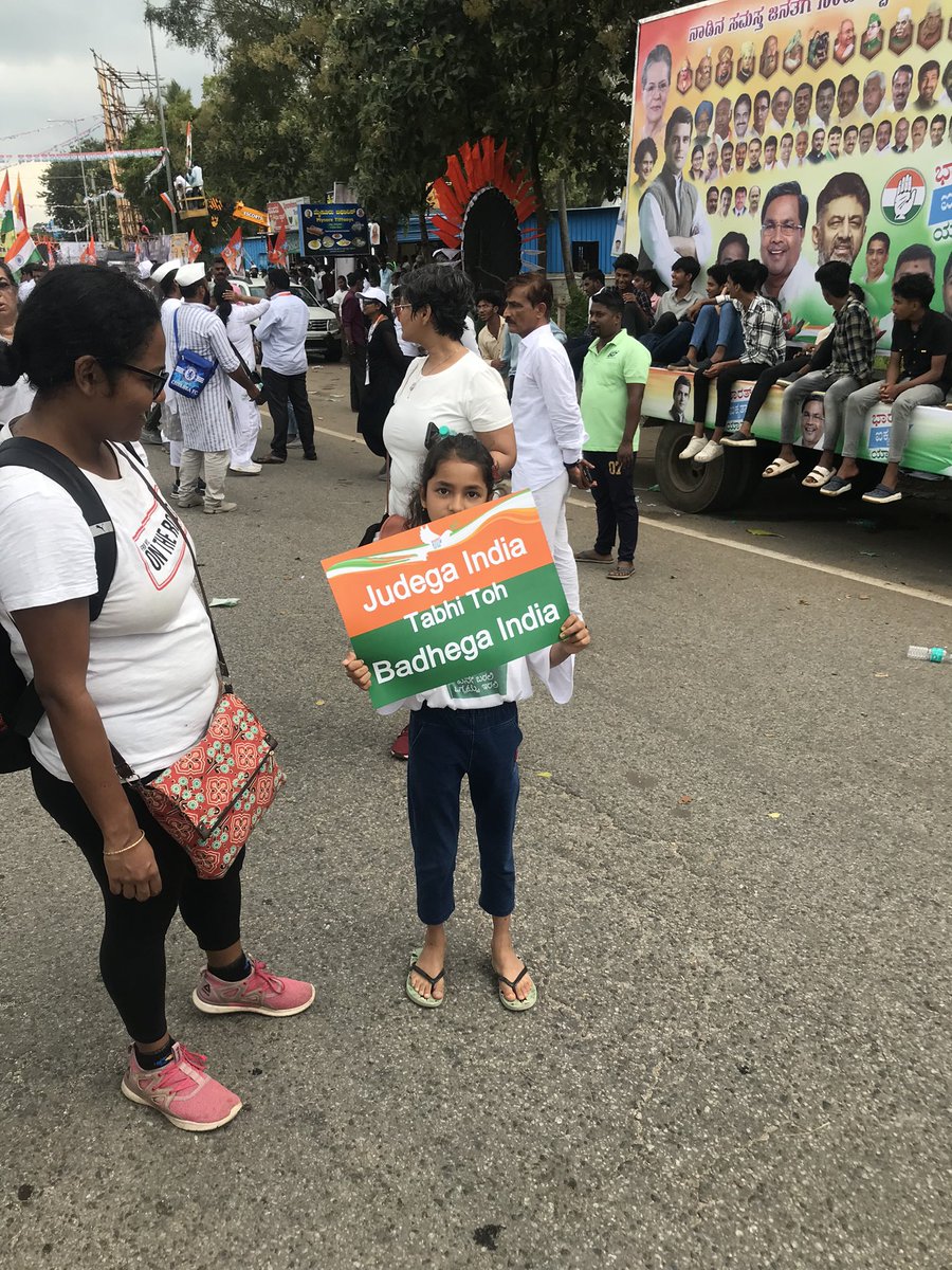 airveteran1's tweet photo. Come on India.  Please vote.  Vote out Hate.  Vote for peace.  Vote for prosperity.  Vote for employment.  Vote for NYAY.  Vote for Justice.    Vote for education.  Vote for Congress.   

Judega India, Tabhi toh Badhega India.  @INCIndia @RahulGandhi @kharge @rajeevgowda @Sowmyareddyr @siddaramaiah @DKShivakumar @DKSureshINC @Paul_Koshy 

#VoteForNariSamman 
#VoteForNYAY 
#IndiaAllaince