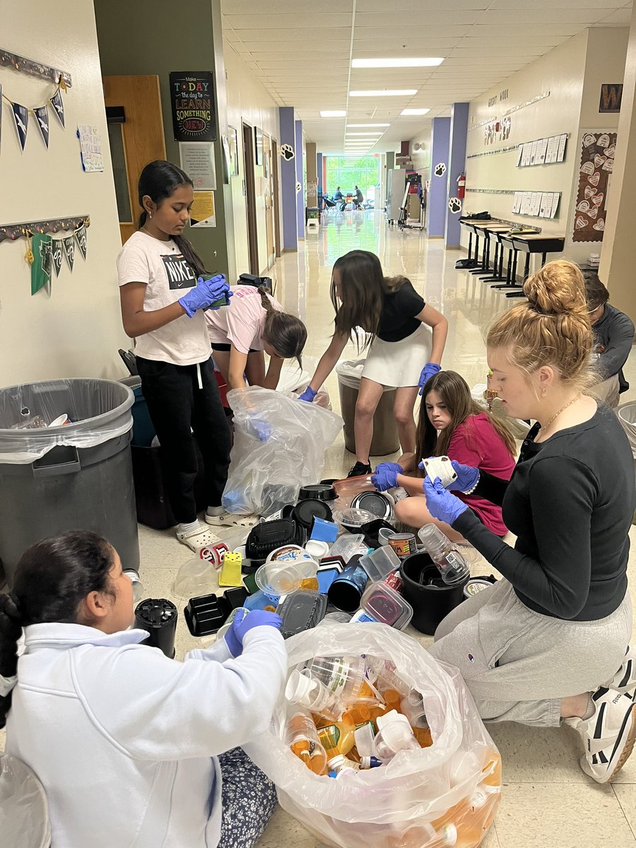 Shoutout to our incredible students leading the way with the #Drivefor5 program, counting, sorting, and recycling with determination! ♻️ Special thanks to Mrs. Meyer for her invaluable support in this enriching learning experience. @RogersElem, @MehlvilleSD
