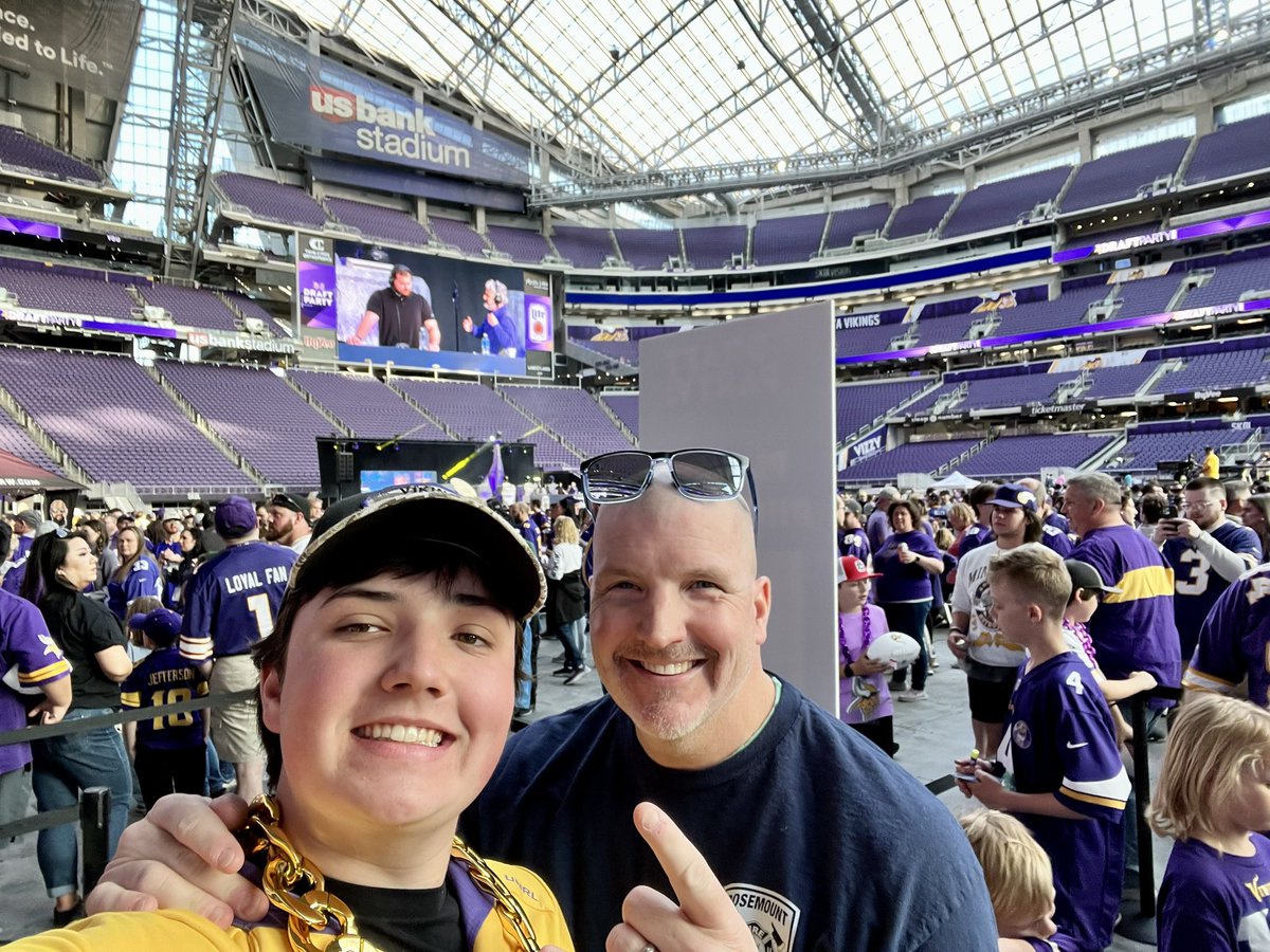 #VikingsDraft <a href="/Vikings/">Minnesota Vikings</a> <a href="/PAOnTheMic/">Paul Allen</a> <a href="/nacholeber/">Ben Leber</a> <a href="/horribleharry99/">Harrison Phillips</a> #SKOL