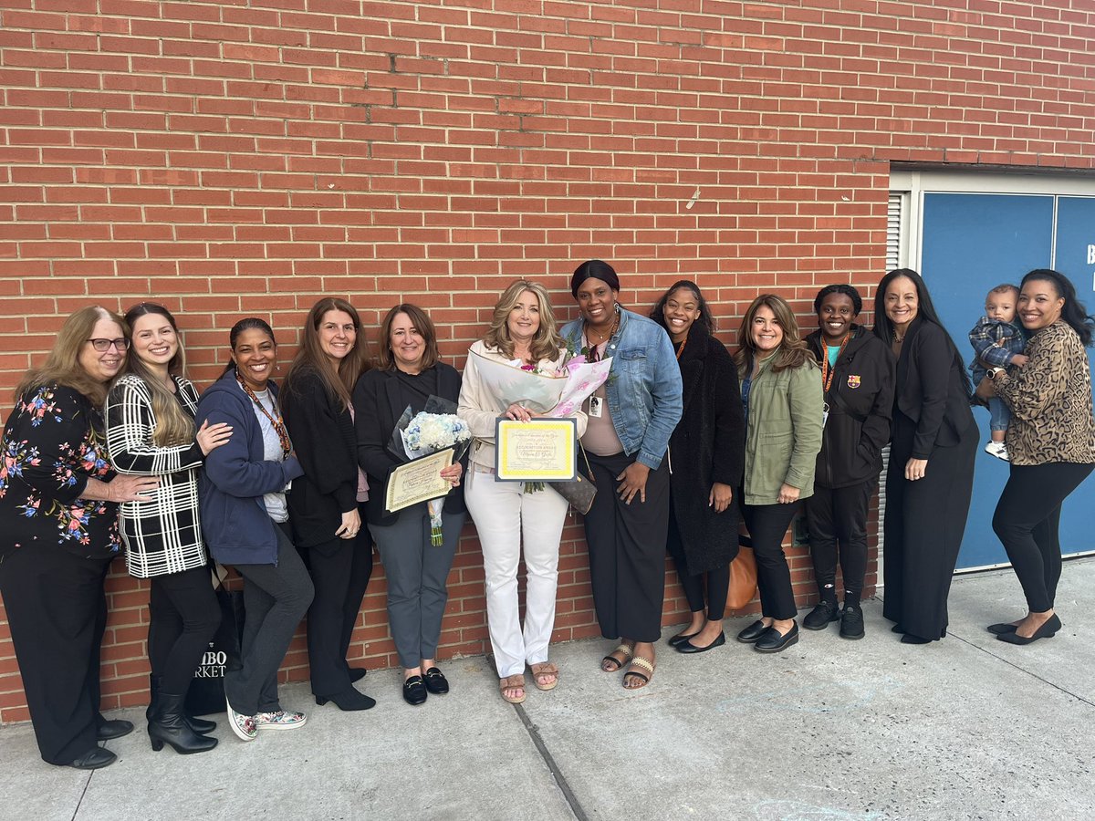 Our Teacher of the Year, Mrs. Hanvey, and ESP of the Year, Mrs. Grillo were honored at tonight’s @LindenPS Board of Education meeting. #LindenCelebrates these awesome ladies! Congratulations to these outstanding educators! 🖤🧡#WeRoarAtSchool4 @LindenPS @AtiyaYPerkins