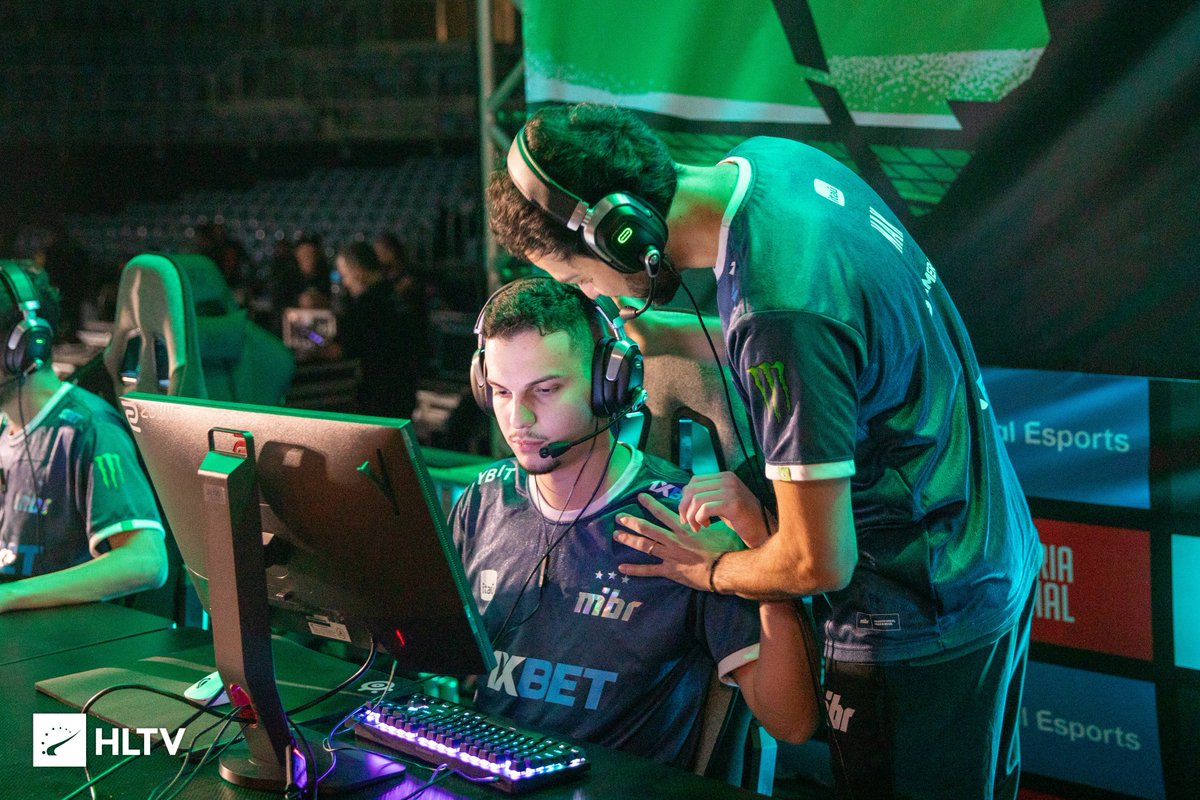 E HOJE AINDA TEM MAIS MIBR!

23:50 O #MIBRCS ENTRA NO SERVER PRA ESTREIAR NA IEM MELBOURNE

(quem vai madrugrar com o adm? ein ein?)