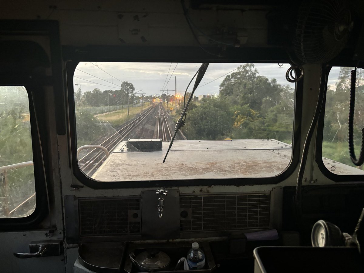 cattle_train's tweet photo. Big load of Winton/Longreach cattle into Teys Beenleigh (Holmview) this morning. Thanks for your business ⁦@TeysAustralia⁩ and thanks ⁦@QueenslandRail⁩ for getting us through the network ahead of time! https://t.co/hDTgELFOiy