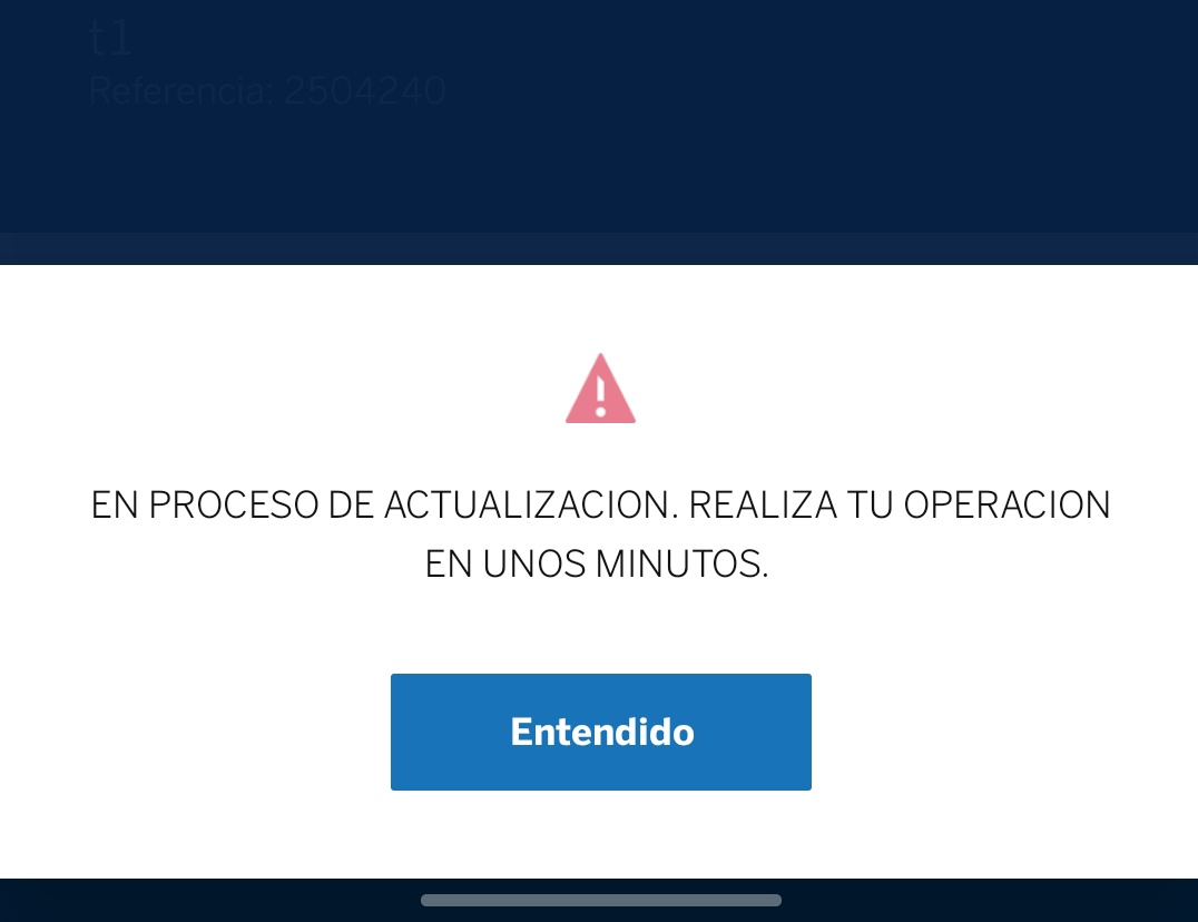 IzzyLunaa's tweet photo. @oorozcoo @BBVA_Mex 06:10 y siguen "en proceso de actualización " , ya llevo una hora intentando hacer una transferencia  qué urgeeeeee. https://t.co/IQ2h0siAM3