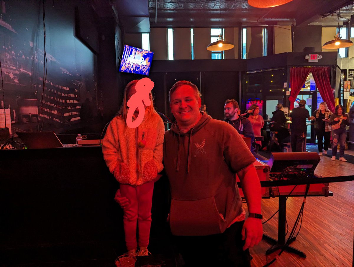 patrick__towle's tweet photo. Thanks @tayloracorn. My kiddo is already in love. Her first concert is gonna be the best. https://t.co/aCb9DTe2qB