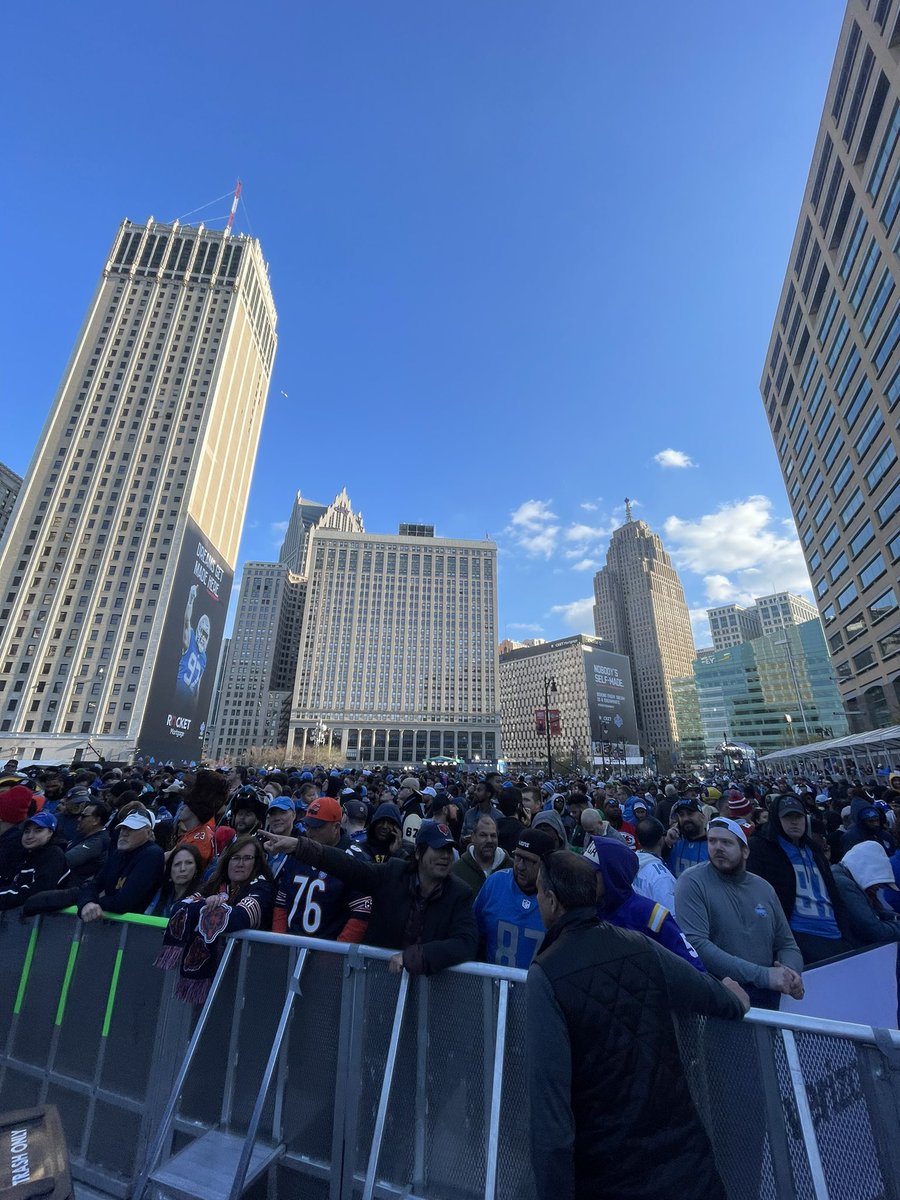 A sea of fans #NFLDraft @fox32news