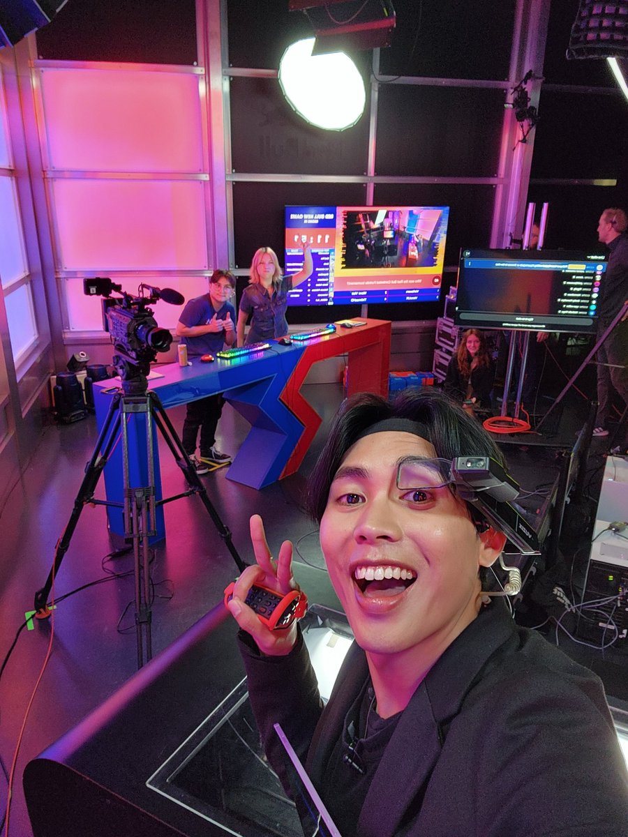 GOING LIVE WITH @michaelreeves @QuarterJade and @redbullgaming for RED BULL NEW GAME PICK YOUR TEAM WIN THINGS WATCH ON youtube.com/watch?v=ZK-k0G…