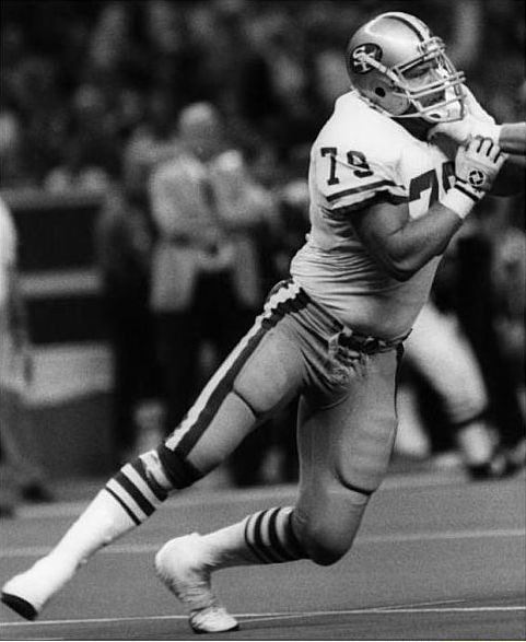 First Round of the NFL Draft beginning is a great time to honor Airport Football legend Jim Stuckey who was a First Round pick of the @49ers in 1980. Jim went on to win two Super Bowls. Let’s #FLY