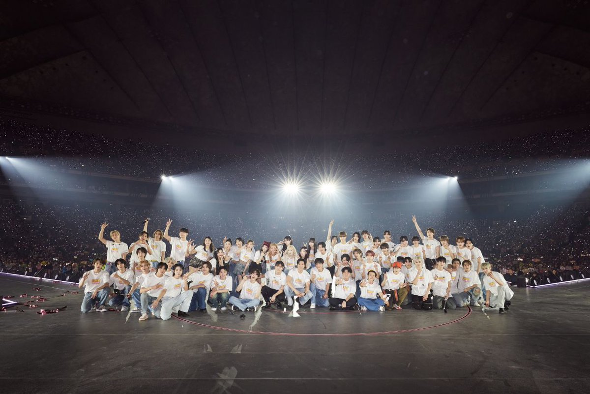 'Tis the hour for the SMTOWN kinship snapshot at SMTOWN LIVE 2024 SMCU PALACE @ TOKYO! We are encompassed by affection and concord in this unique assembly of the SMTOWN kin. Let us treasure these instances and anticipate further amusement and exhilaration anon.