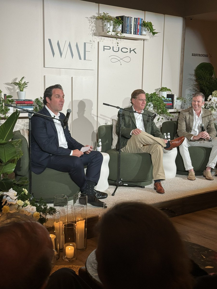 Great to be at one of the first events of #WHCD weekend — a conversation with Aaron Sorkin hosted by WME and @PuckNews