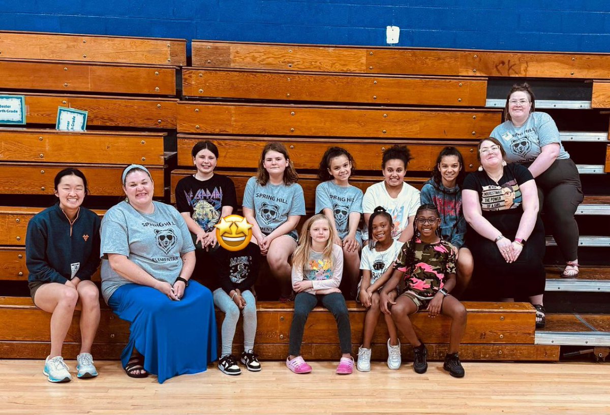 springhillelem's tweet photo. The #GirlsOnTheRun team at SHES did their practice 5K in ONE HOUR the other day! They are READY to FLY for their official 5K! 💚🐻🏃🏿‍♀️‍➡️💙

#GirlPower #kcsregion5 #BearNation #levelup https://t.co/kpFMiArWWa