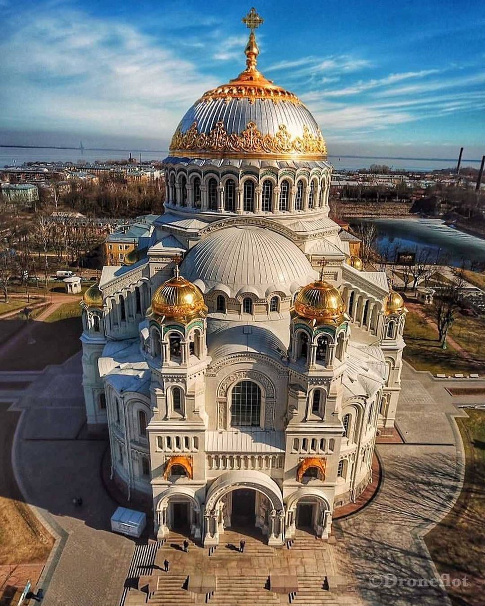 The Naval cathedral of Saint Nicholas in Kronstadt is a Russian Orthodox cathedral built in 1903–1913 as the main church of the Russian Navy & dedicated to all fallen seamen.The cathedral was closed in 1929,was converted to a cinema,a House of Officers (1939) a museum of the Navy