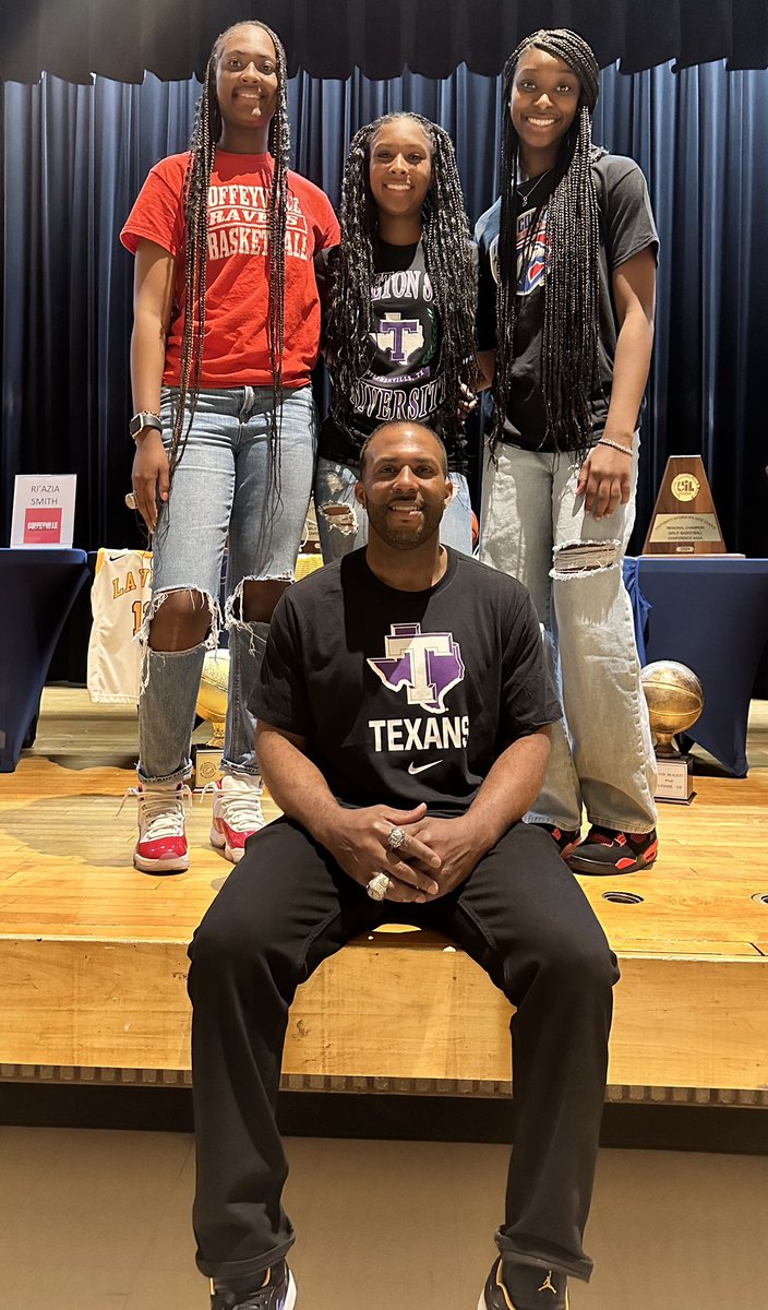 Thank you #LVNation 💙💛
Today was extremely special for <a href="/lvpirates/">La Vega Athletics</a> @lvpiratesGBB 

BIG S/O and Thanks to <a href="/JermaineCarpent/">Coach Carp</a>, Mrs. Keller &amp; Mrs. Carter for making this ceremony such a wonderful experience‼️

Special Thanks to <a href="/NicoleShearintv/">Nicole Shearin</a> <a href="/darbyjobrown/">Darby Brown</a> <a href="/EricKellyTV/">Eric Kelly</a>