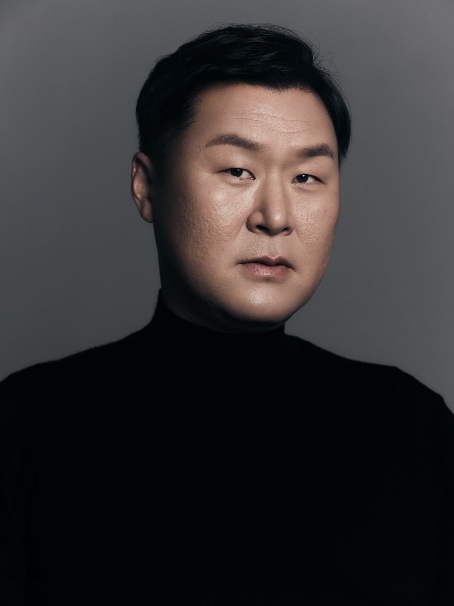 #YoonKyungHo confirmed cast for MBC drama <#SuchACloseTraitor>, he will act as the leader of violent crime unit Oh Jung-hwan who is passionate about investigations and often gets into conflict with #HanSukKyu.

Broadcast in 2nd half of 2024.

#HanYeRi #ChaeWonBin #OhYeonSoo