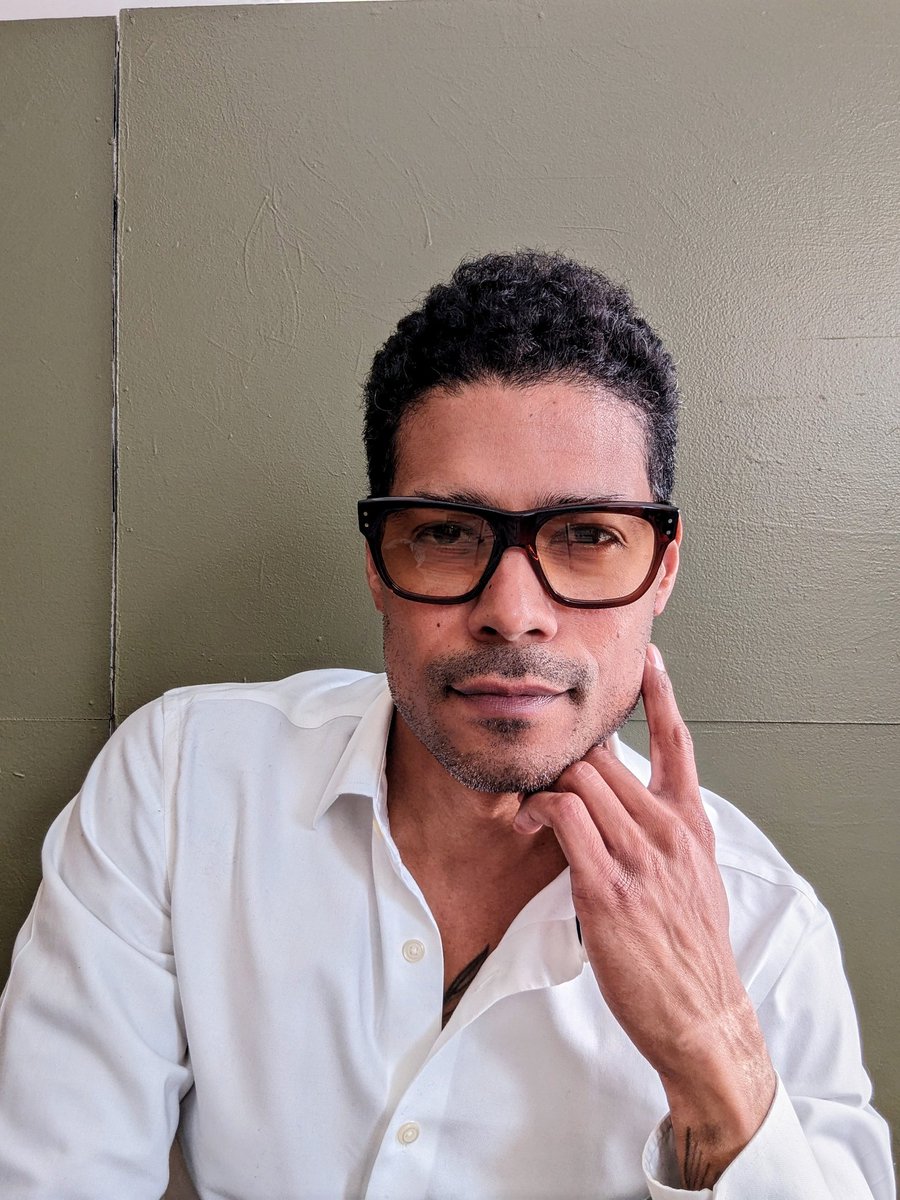 CJCook20's tweet image. She said, "Nothing is sexier than a crisp white shirt." As she kissed my neck I could not agree more!
#newyork #actor #model #mensfashion #sunglasses #sexy #eyewear #mensstyle