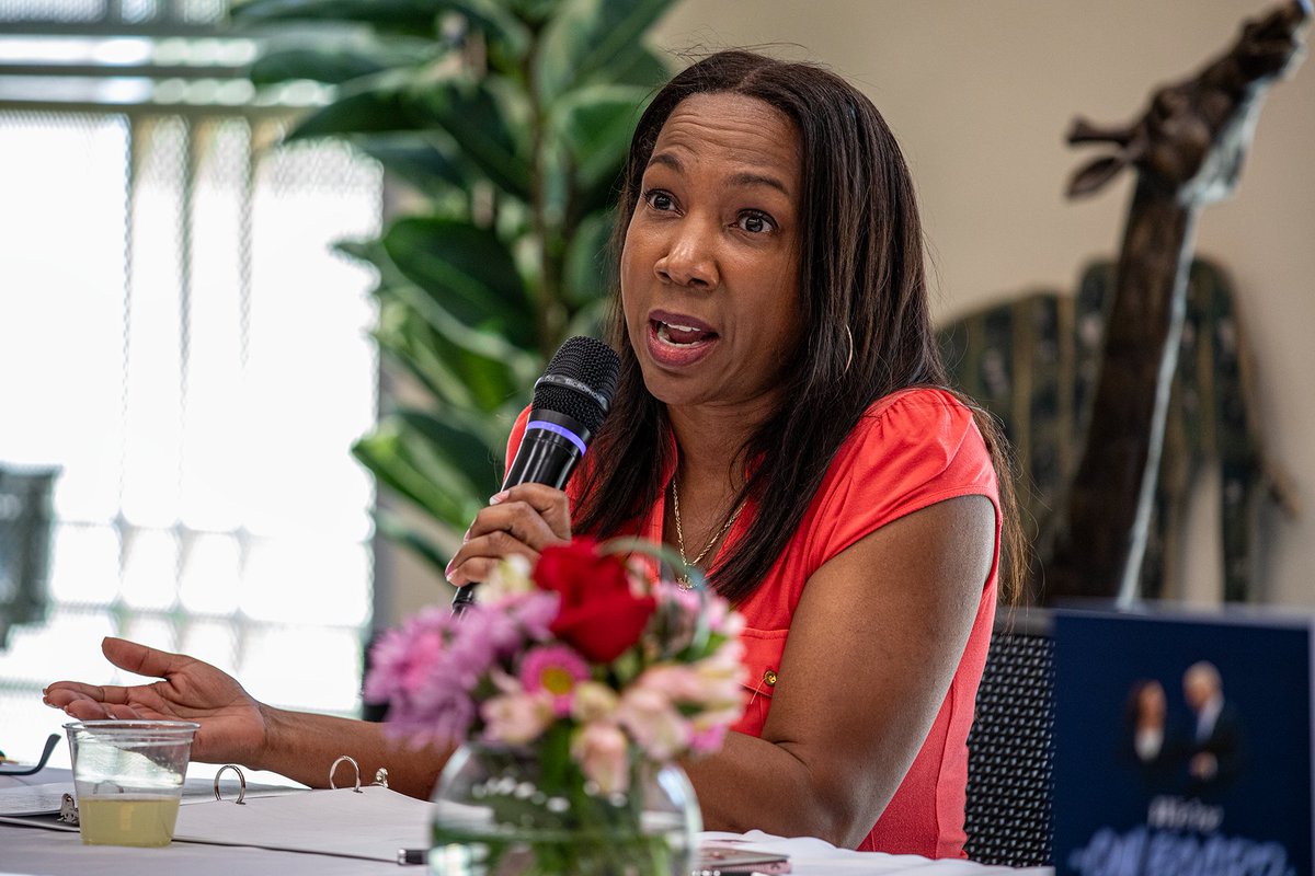 Biden-Harris Campaign, Health Care Workers, Local Advocates To Highlight Black Maternal Health Week in Las Vegas

(APRIL 17, 2024 | Las Vegas) The Biden-Harris campaign marked Black Maternal Health Week in Las Vegas…

To read the remainder, CLICK: bit.ly/3xSHljv