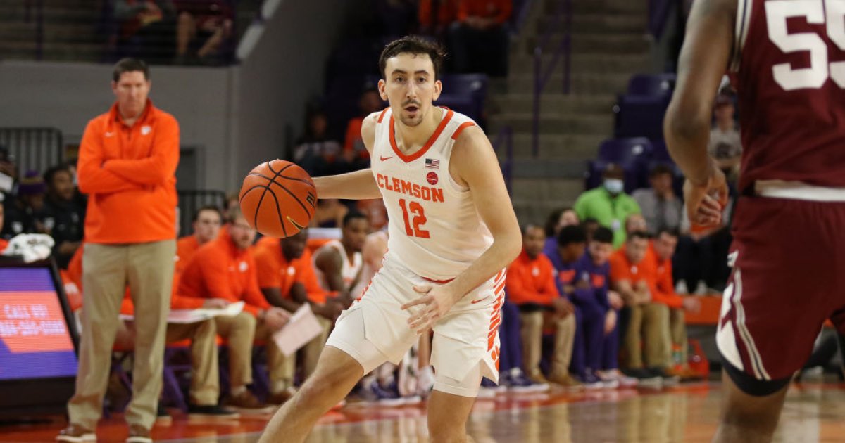 Clemson grad transfer Alex Hemenway has entered the Transfef Portal <a href="/On3sports/">On3</a> has learned 

on3.com/db/alex-hemenw…