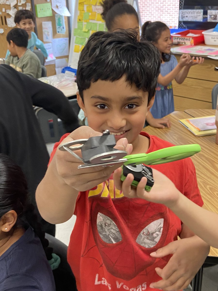 TC_Greene's tweet photo. I absolutely love seeing all of those smiling faces! We had a blast discovering whether or not certain items were attracted to magnets. 🧲  @CardinalRidgeES https://t.co/06QvTotEWu