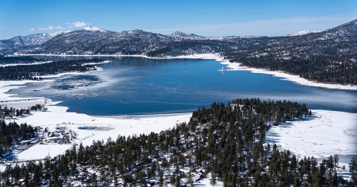 City of Big Bear Lake (65% White, pop. 5K):

2024 Primary
#CASEN: 🔴+25.2
#CA23: Obernolte 🔴+31.2
#SD19: Ochoa Bogh 🔴+31.5
#AD34: Lackey 🔴+32.6

2022 Gov: Dahle 🔴+25.2
2022 #CA23: Obernolte 🔴+27.9
2020 Pres: Trump 🔴+20.9
2020 #SD23: Ochoa Bogh 🔴+27.9
2018 Gov: Cox 🔴+31.4