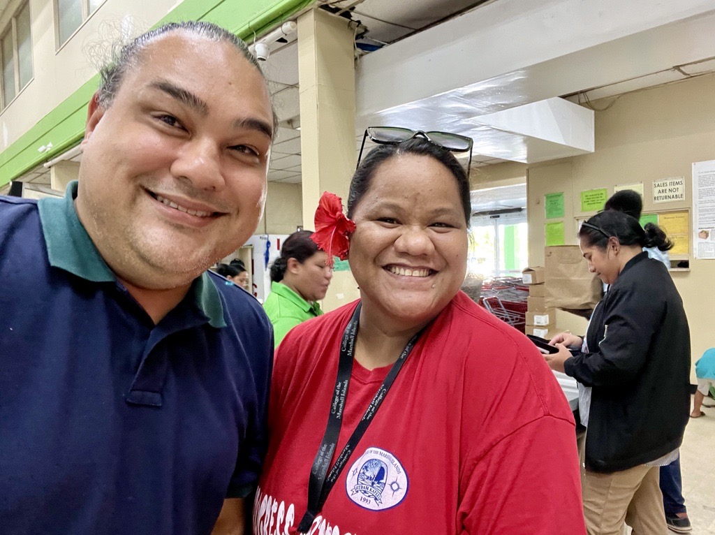 Ekamowir Omo from Nauru! At the Micronesian Ministers for Women Meeting, our Deputy Director, Dr. James Viernes, met with two @EastWestCenter alums, Laben Talbon, Nauru, and Mylast Bilimon, Marshall Islands, 2023 RPIL Fellows, Generation 1.

#PIDPInTheRegion #Nauru #Micronesia