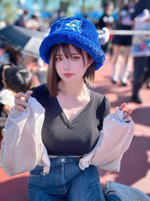 Watch 𓆟uri 𓆟's leaked NSFW photo on TwXstars